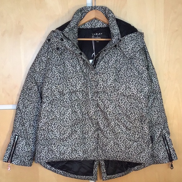 Varley Carmeline Puffer Jacket in Micro Leopard Print - Picture 13 of 16